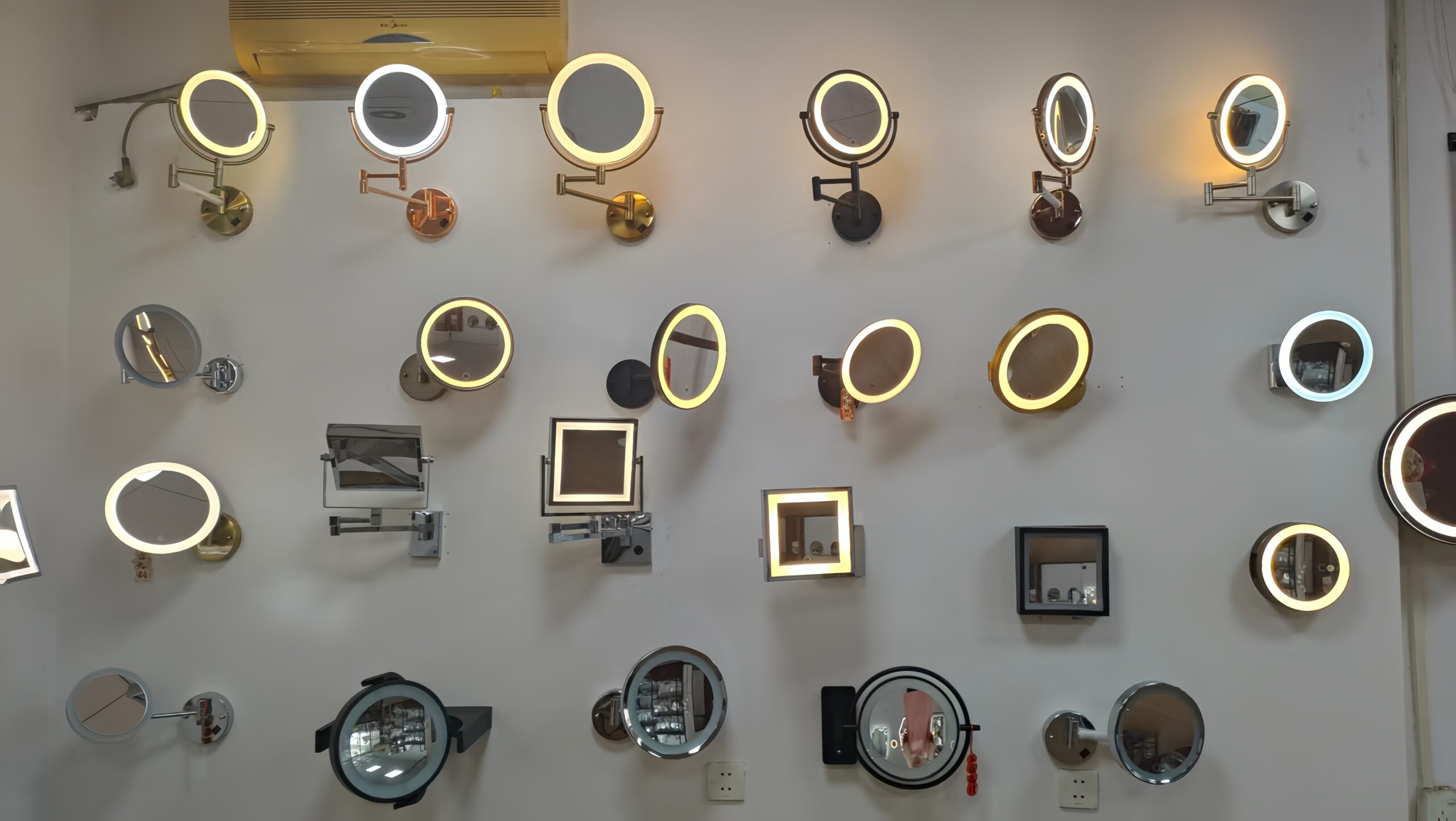 Hotel room tabletop mirror product display